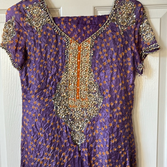 Pakistani and Indian outfits - Picture 2 of 10